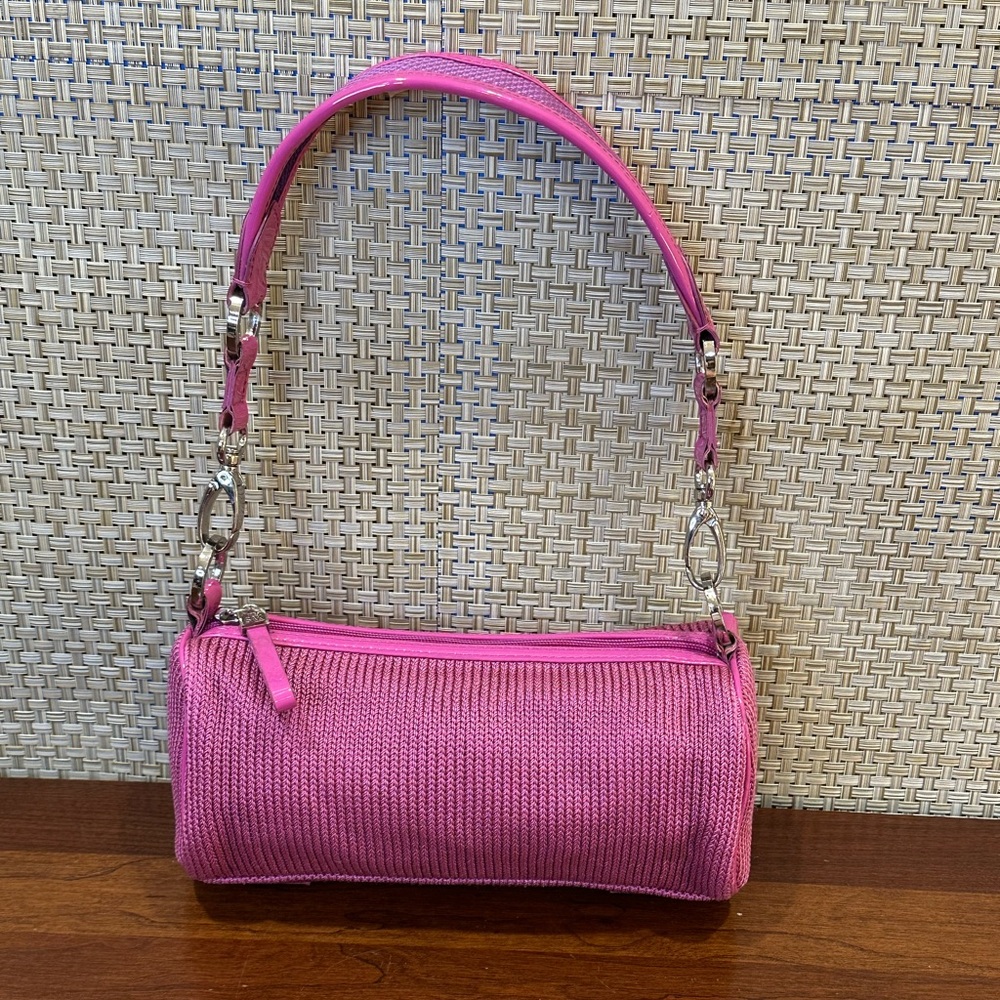 🌟HP🌟The Sak Fuchsia Knit & Faux Patent Leather Barrel Baguette Bag
